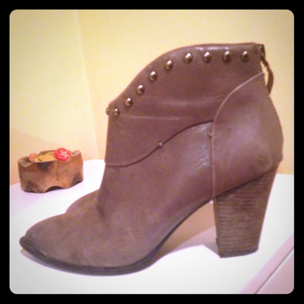 Gray healed booties